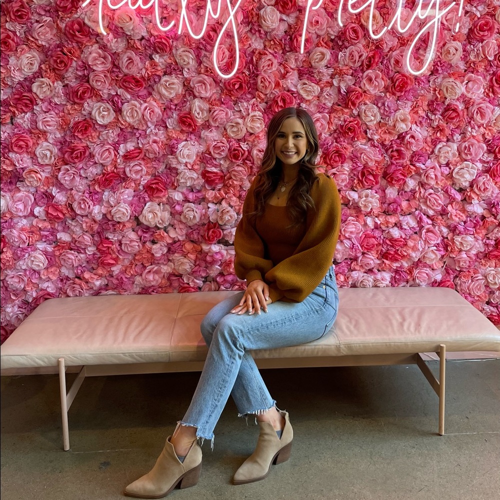Meet your Posher, Tiana